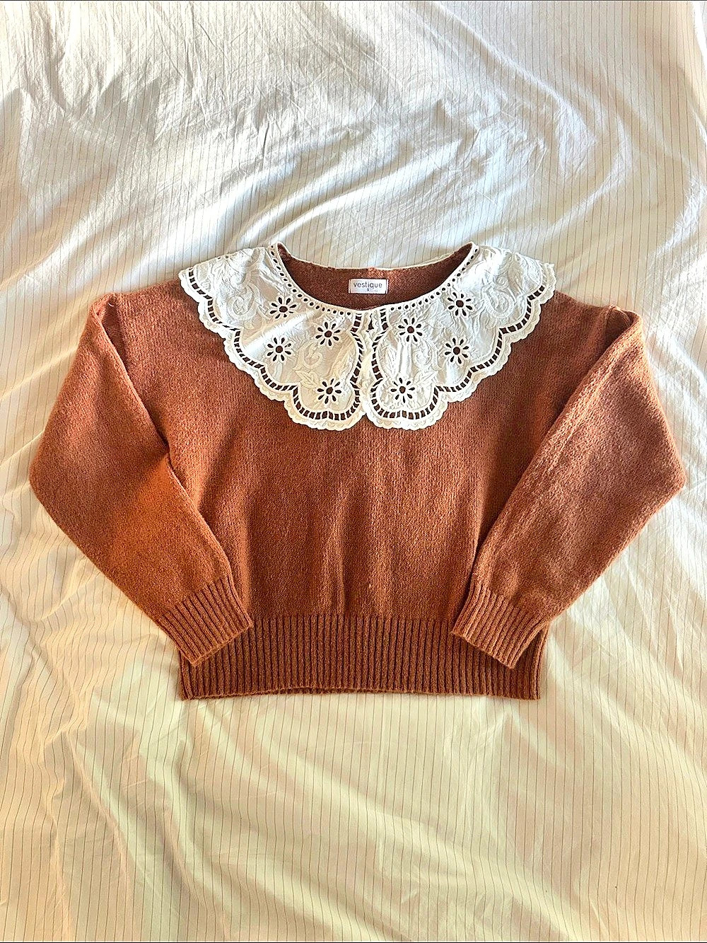 Vestique Lace Collar Sweater in Rust & White Small